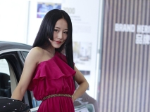 濟寧車展上拍到的紅衣女模