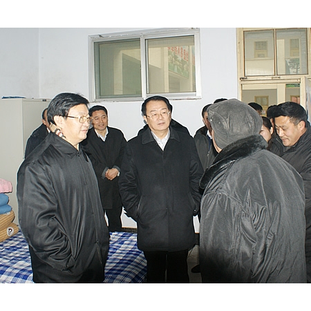 濟寧市副市長侯端敏來汶上縣走訪慰問困難群眾和敬老院五保老人