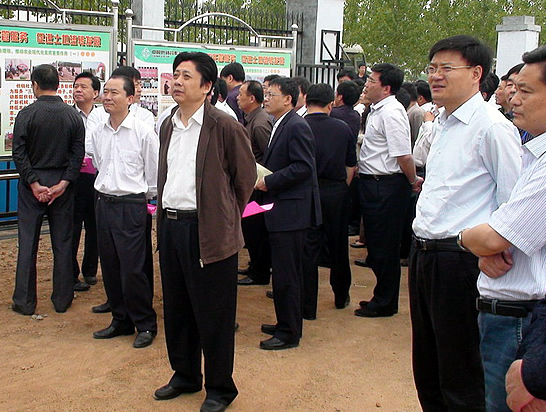 山東省供銷社推進大田作物生產(chǎn)服務創(chuàng)新現(xiàn)場會在汶上縣召開