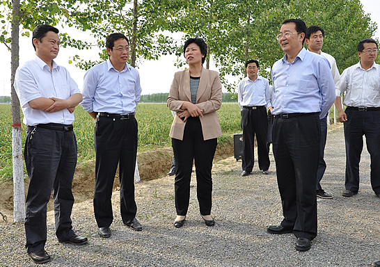 汶上縣委書記趙東升南站、苑莊等鄉(xiāng)鎮(zhèn)檢查指導(dǎo)農(nóng)村六大重點(diǎn)工程及農(nóng)業(yè)項(xiàng)目建設(shè)等工作