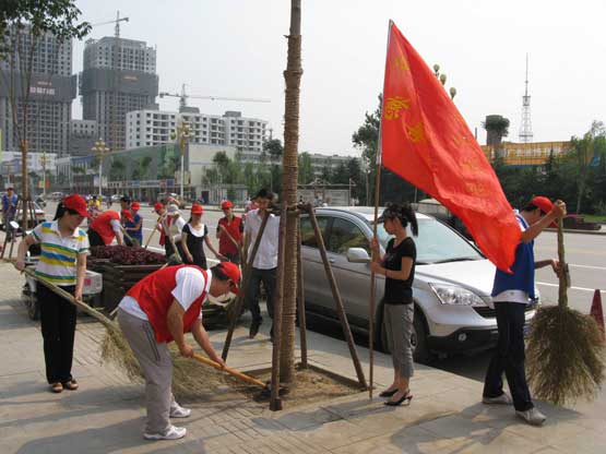 汶上縣慈善總會(huì)組織義工開(kāi)展“爭(zhēng)創(chuàng)文明城市”慈善勞動(dòng)公益活動(dòng)