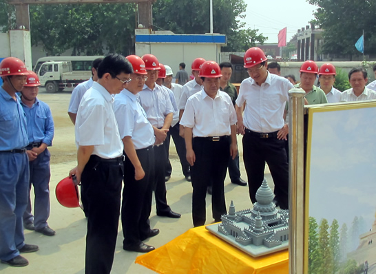 濟(jì)寧市政協(xié)主席趙樹(shù)國(guó)來(lái)汶上縣視察重點(diǎn)項(xiàng)目建設(shè)情況