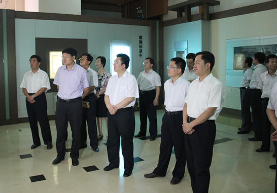 汶上縣舉行縣委理論學(xué)習(xí)中心組讀書會(huì) 深入學(xué)習(xí)貫徹全市科學(xué)發(fā)展現(xiàn)場(chǎng)觀摩會(huì)和市委理論學(xué)習(xí) ...