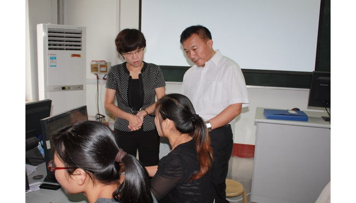 汶上縣政府副縣長趙鑫到汶上一中、縣職教中心調(diào)研教育工作