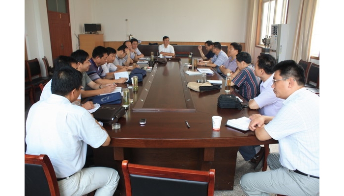 濟寧市教研室副主任吳昭洪來汶上縣調(diào)研高中教育教學(xué)工作