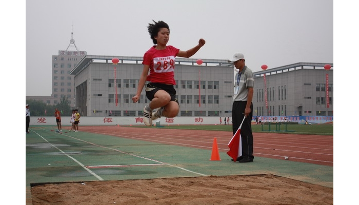 濟(jì)寧市第20屆中學(xué)生田徑運(yùn)動(dòng)會(huì)第一天兩項(xiàng)紀(jì)錄被打破