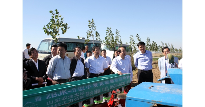 濟寧市委書記、市人大常委會主任馬平昌來汶上縣檢查指導(dǎo)“三秋”農(nóng)業(yè)生產(chǎn)和生態(tài)文明村建 ...