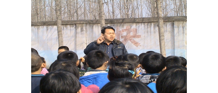 汶上縣苑莊鎮(zhèn)白塔小學(xué)開展應(yīng)急疏散演練活動
