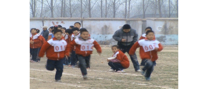汶上縣苑莊鎮(zhèn)白塔小學(xué)舉行2013年春節(jié)運動會