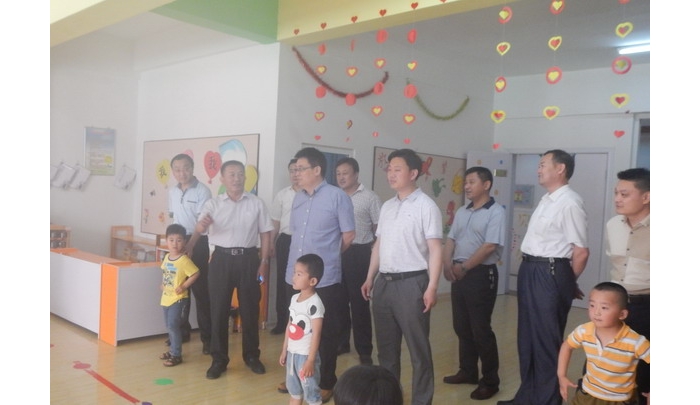 汶上縣紀(jì)委書記李青到汶上鎮(zhèn)中心幼兒園走訪慰問