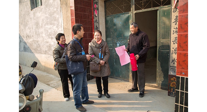 汶上縣總工會(huì)到聯(lián)建村南站鎮(zhèn)鵝河村開展集中走訪和“送溫暖”活動(dòng)