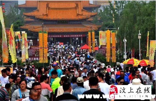 汶上寶相寺佛光神奇顯現(xiàn)，數(shù)萬游客有緣沐浴佛光