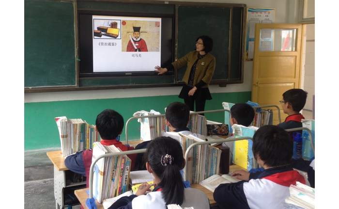 “師德典型在身邊”——白石鎮(zhèn)中學教師胡彥青
