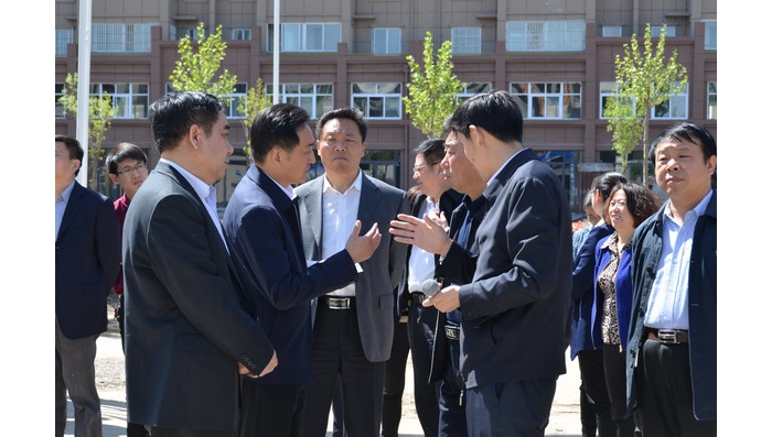 縣人大常委會(huì)視察調(diào)研解決城鎮(zhèn)普通中小學(xué)大班額問(wèn)題工作