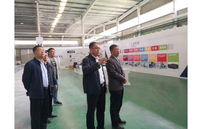 李洪文到凱蒙紡織公司視察市觀摩項(xiàng)目籌備情況
