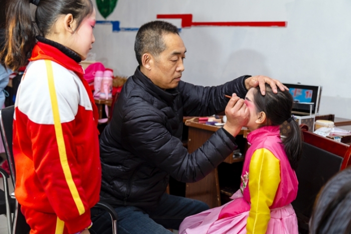 汶上縣梆子劇團走進第四實驗小學(xué)進行藝術(shù)指導(dǎo)
