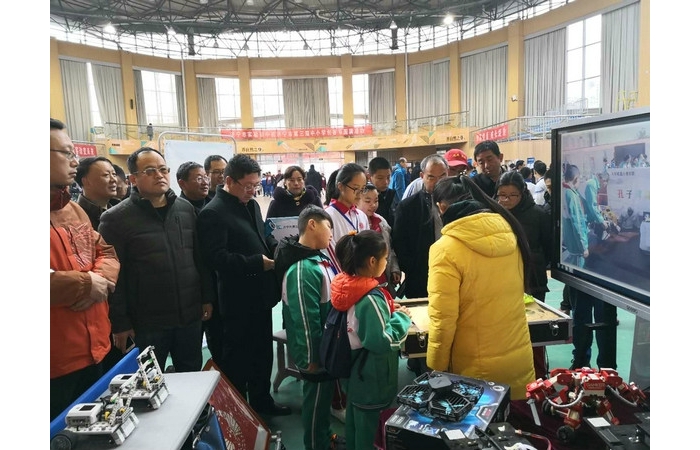 汶上縣在濟寧市第三屆中小學(xué)創(chuàng)客節(jié)活動中喜創(chuàng)佳績