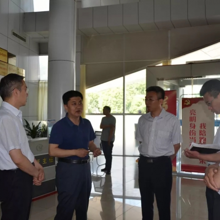 汶上縣人民政府 工作動(dòng)態(tài) 王洪正到縣人社局調(diào)研“放管服”改革和營商環(huán)境評價(jià)工作