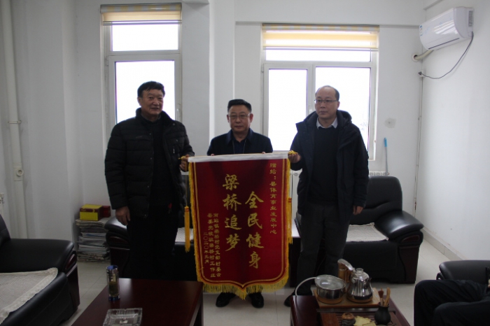 汶上縣人民政府 部門(mén)動(dòng)態(tài) 群眾贈(zèng)予的錦旗，就是我們最好的勛章