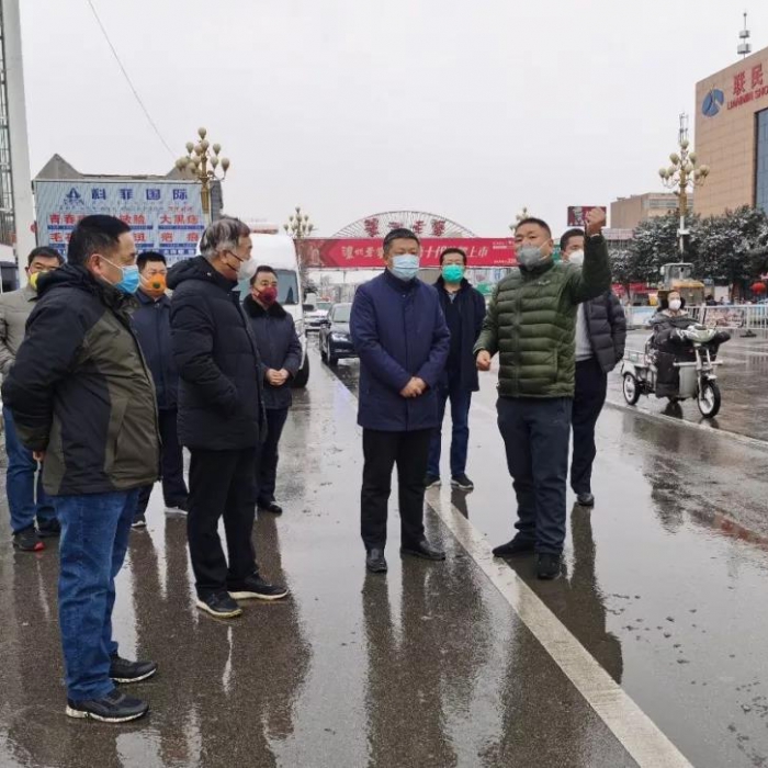 汶上縣人民政府 政務(wù)要聞 李洪文督導(dǎo)城區(qū)道路積雪清除、疫情防控和企業(yè)復(fù)工復(fù)產(chǎn)工作