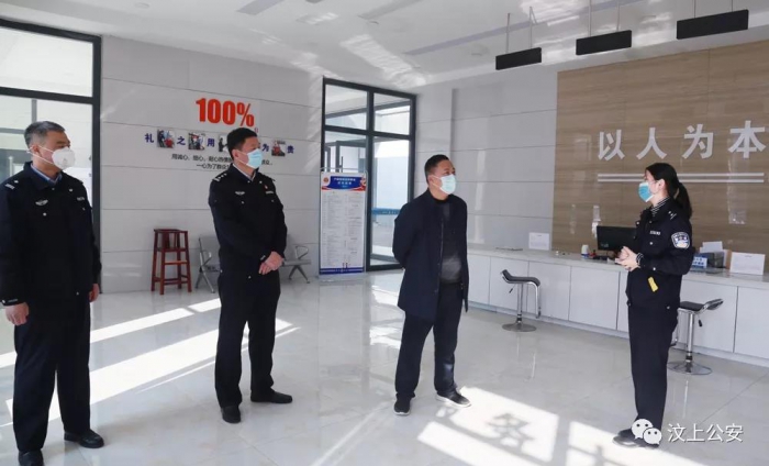 汶上縣人民政府 政務(wù)要聞 副縣長、公安局局長許文祥督導(dǎo)疫情防控工作