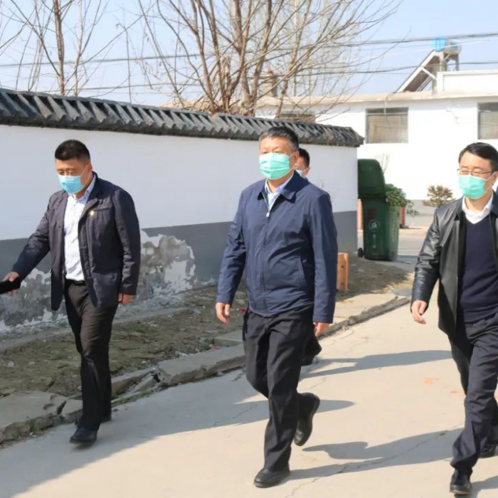 汶上縣人民政府 政務要聞 李洪文到南站鎮(zhèn)走訪貧困戶