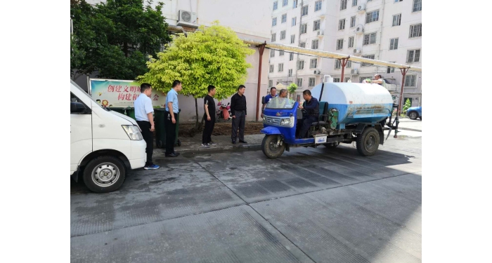 縣住房保障中間督導各物管小區(qū)年夜氣鼓鼓污染防治工作