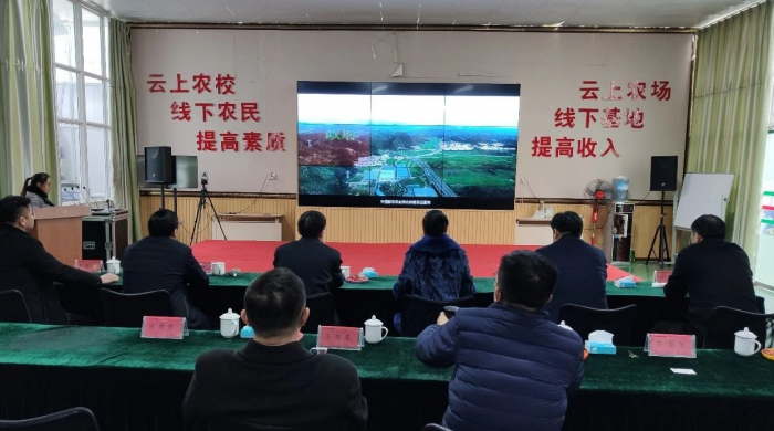 縣人大常委會副主任王允國、縣政府副縣長布方鋒帶隊赴貴澳集團(tuán)參觀考察