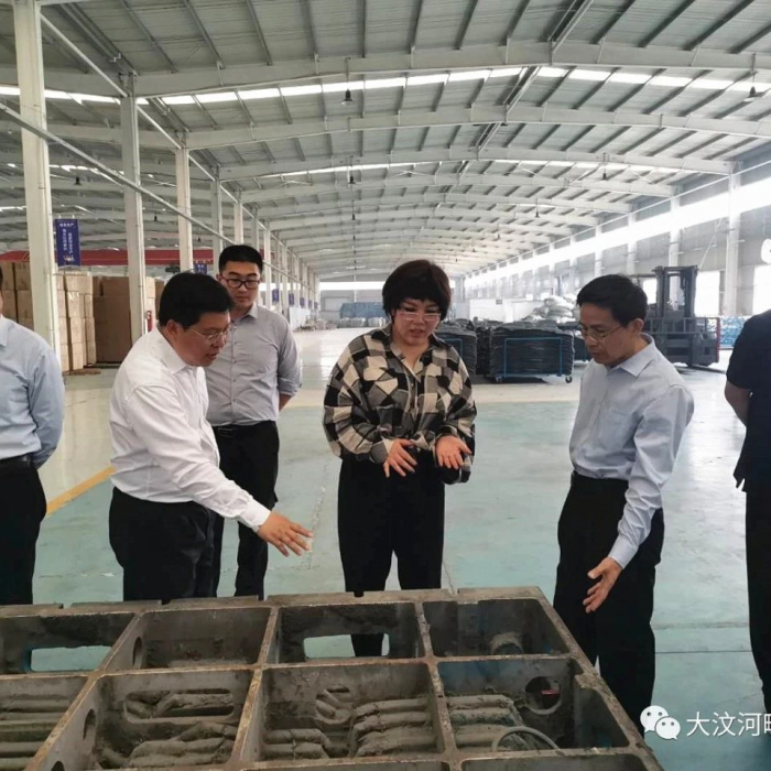 縣人大常委會(huì)副主任王允國到軍屯鄉(xiāng)“四上”企業(yè)開展入企服務(wù)活動(dòng)